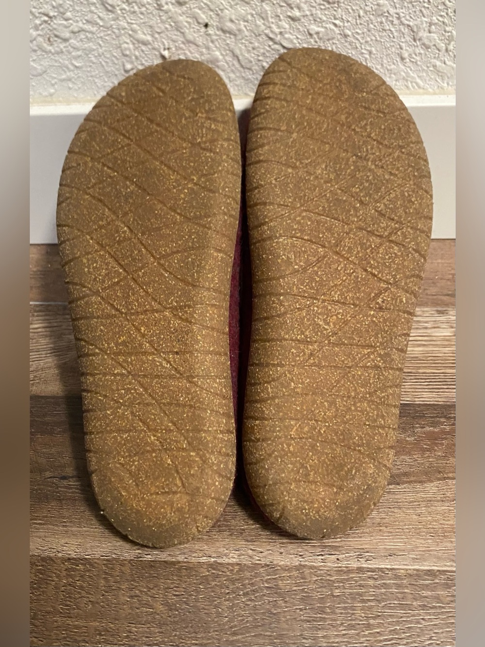 Taos Burgundy Wool Slip-On Slippers, size 41 - Picture 5 of 5